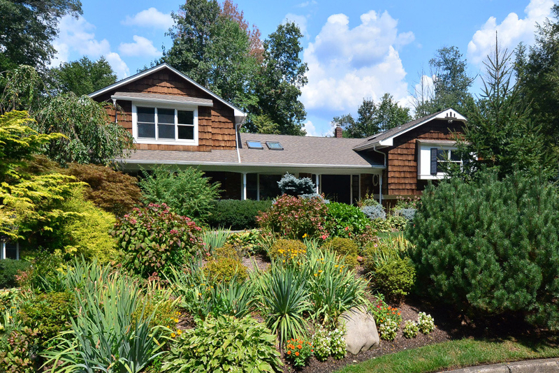 Property Photo: 22 Edge Hill Ct NJ 07677