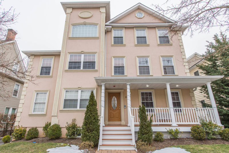 Property Photo: 24 King St, 2B (Aka4) NJ 07960
