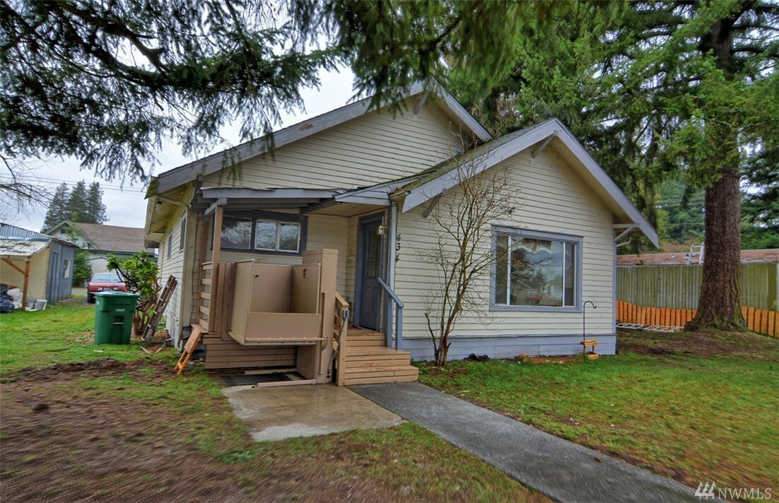 Property Photo:  434 N Alcazar Ave  WA 98223 