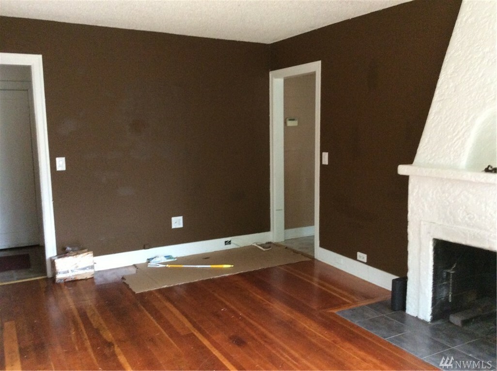 Property Photo: 23819 Meridian Ave S WA 98021