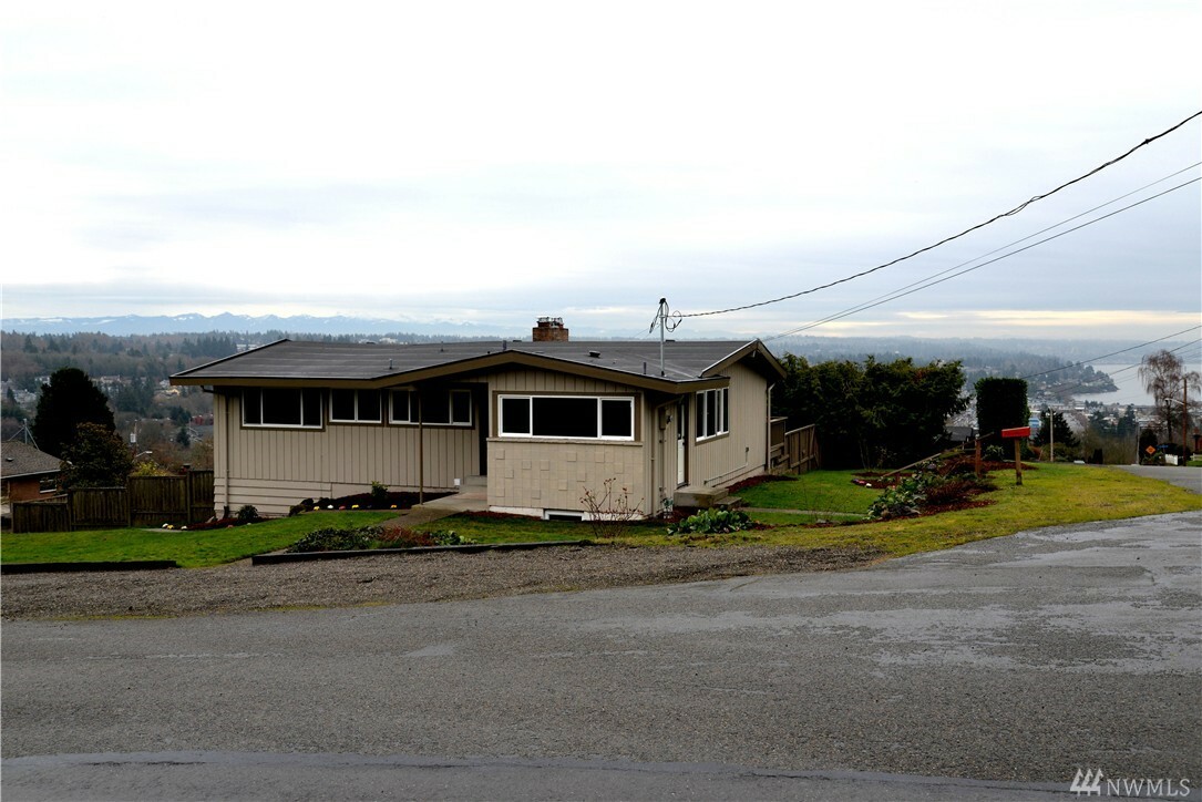 Property Photo:  705 S 209th St  WA 98198 