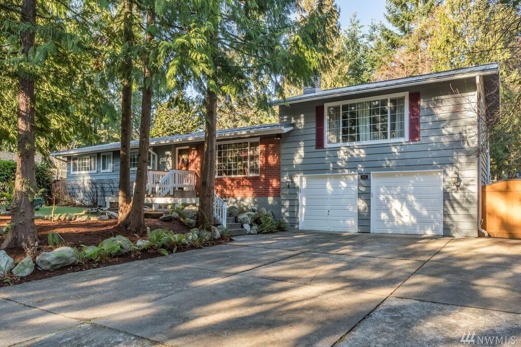 Property Photo: 585 Mountainside Drive SW WA 98027