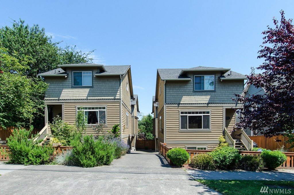 Property Photo:  524 25th Ave S  WA 98144 