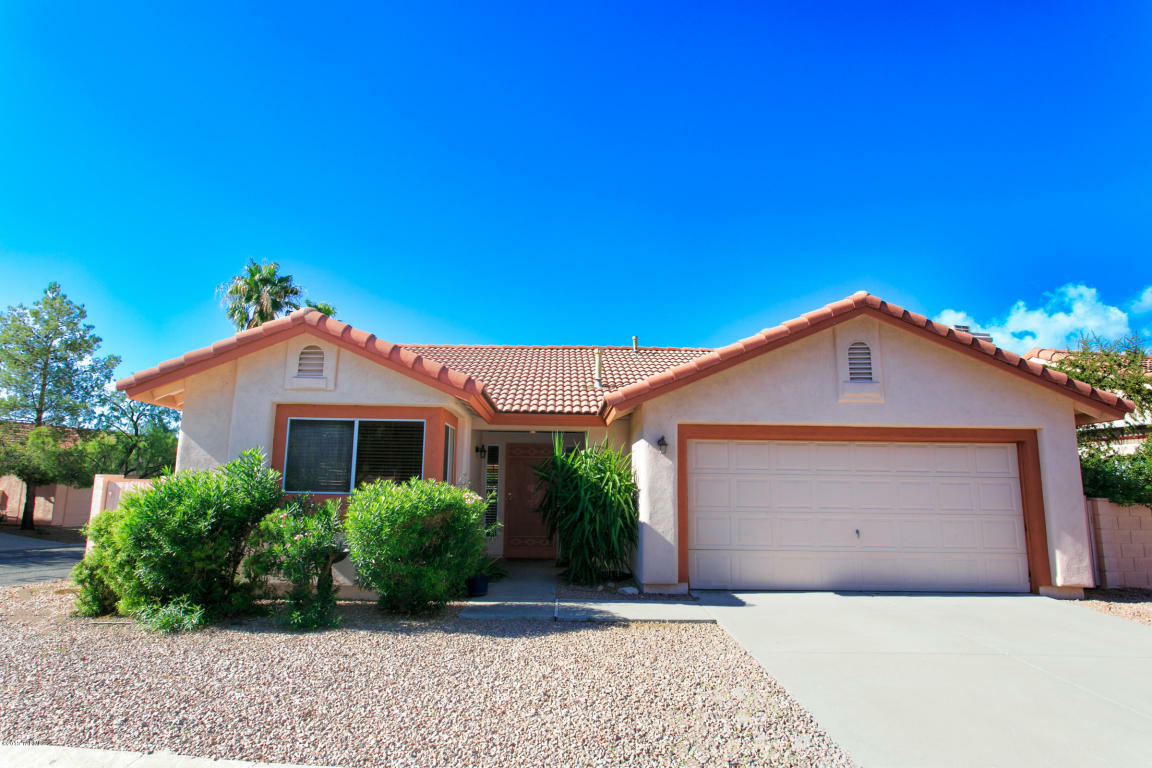 Property Photo:  9992 N Woodstone Trail  AZ 85742 