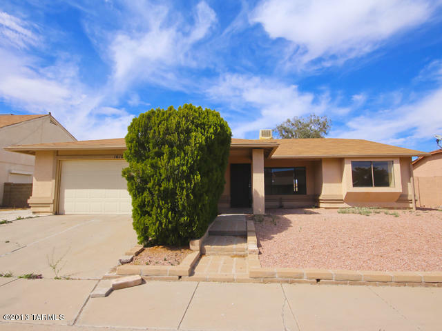 Property Photo:  1610 W Holly Oak Drive  AZ 85746 