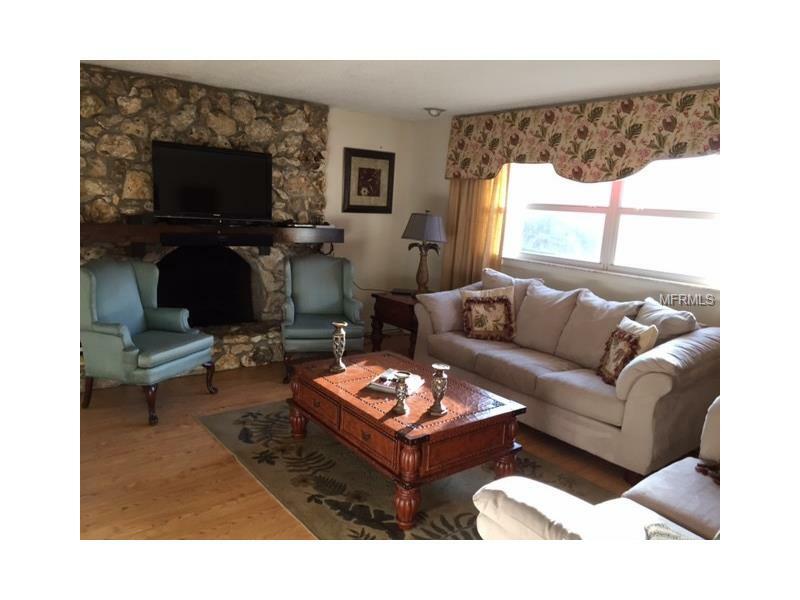 Property Photo: 4122 Playa Court FL 32812