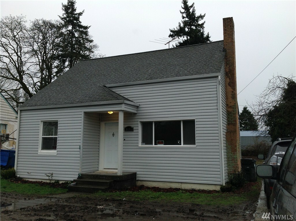 Property Photo: 9664 Bridgeport Wy SW WA 98499