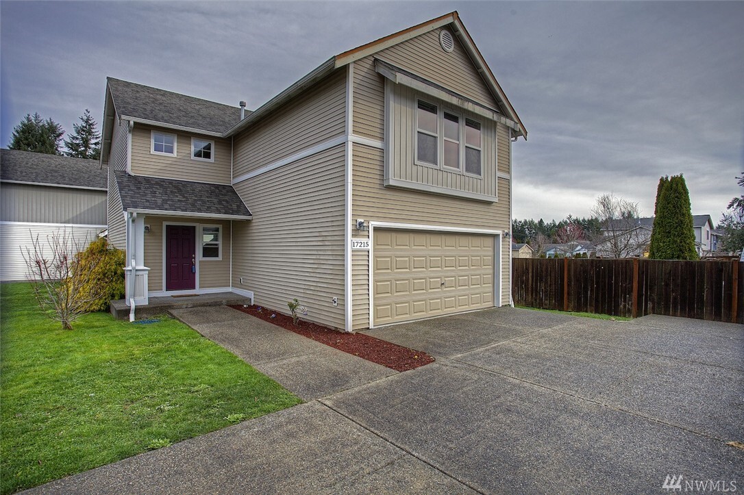 Property Photo: 17215 24th Av Ct E WA 98445
