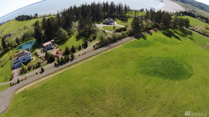 Property Photo:  1043 Zephyr Lane  WA 98282 