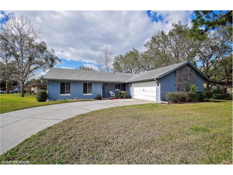 Property Photo:  905 Oak Forest Drive  FL 32708 