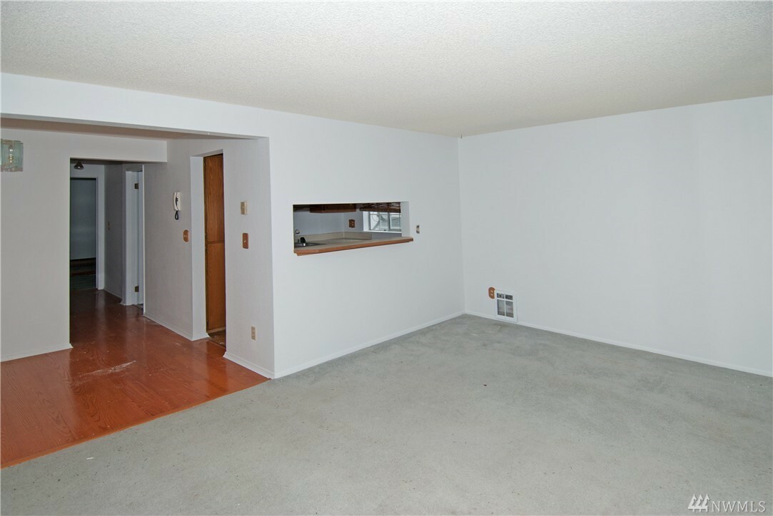 Property Photo:  127 SW 154th St 103  WA 98166 