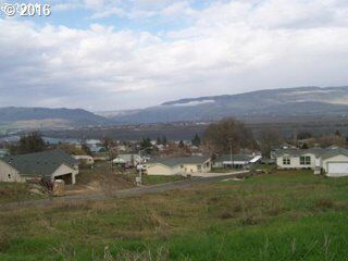 Property Photo:  1800 Oakwood Dr 29  OR 97058 