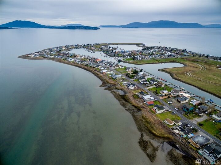 Property Photo: 4182 Saltspring Dr WA 98248