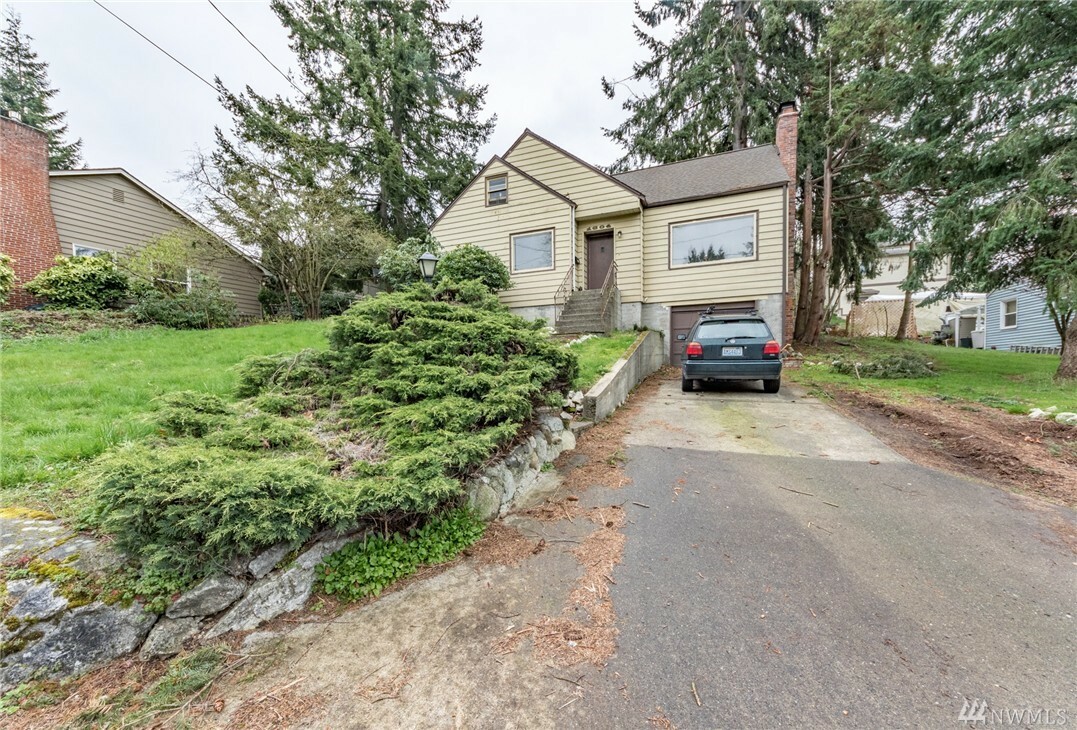 Property Photo: 1604 Lakeway Dr WA 98229