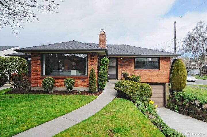 3302 W Dravus St  Seattle WA 98199 photo