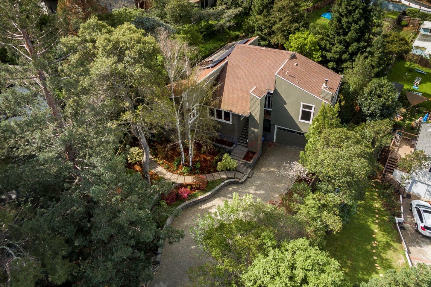 Property Photo: 2634 Graceland Avenue CA 94070