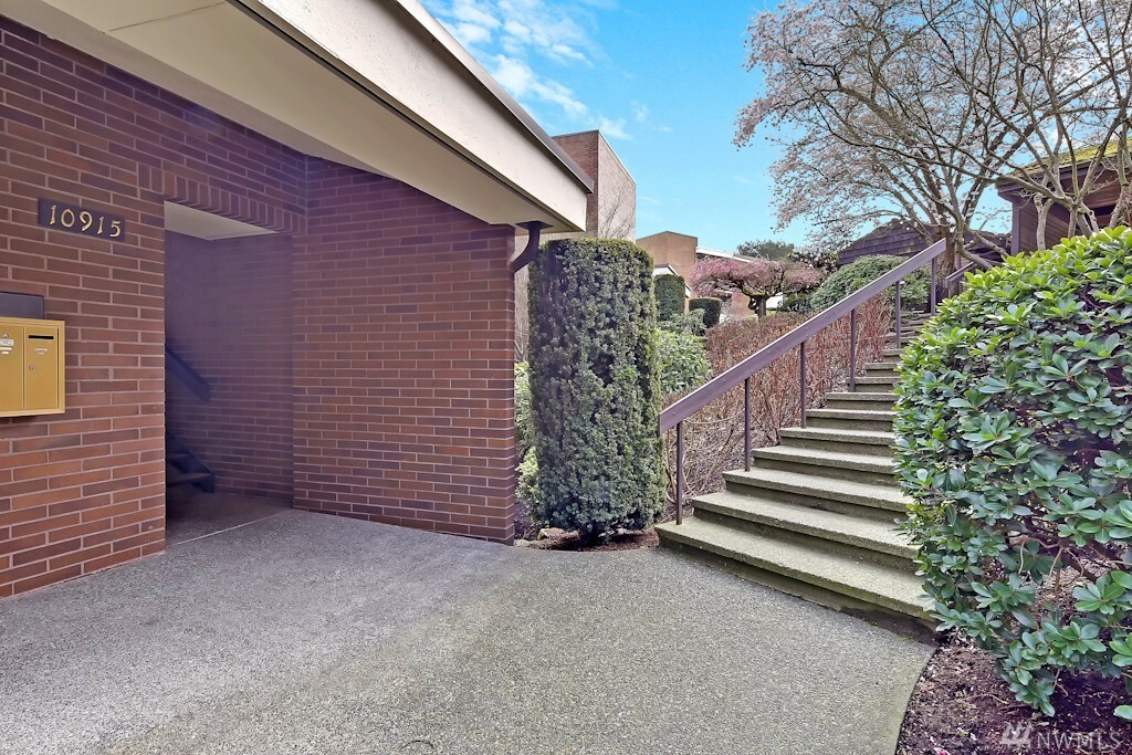 Property Photo:  10915 Glen Acres Dr S A21a  WA 98168 