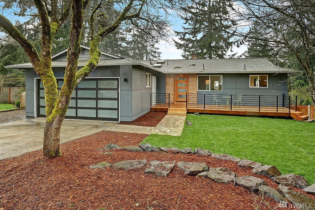 Property Photo:  6733 121st Avenue SE  WA 98006 