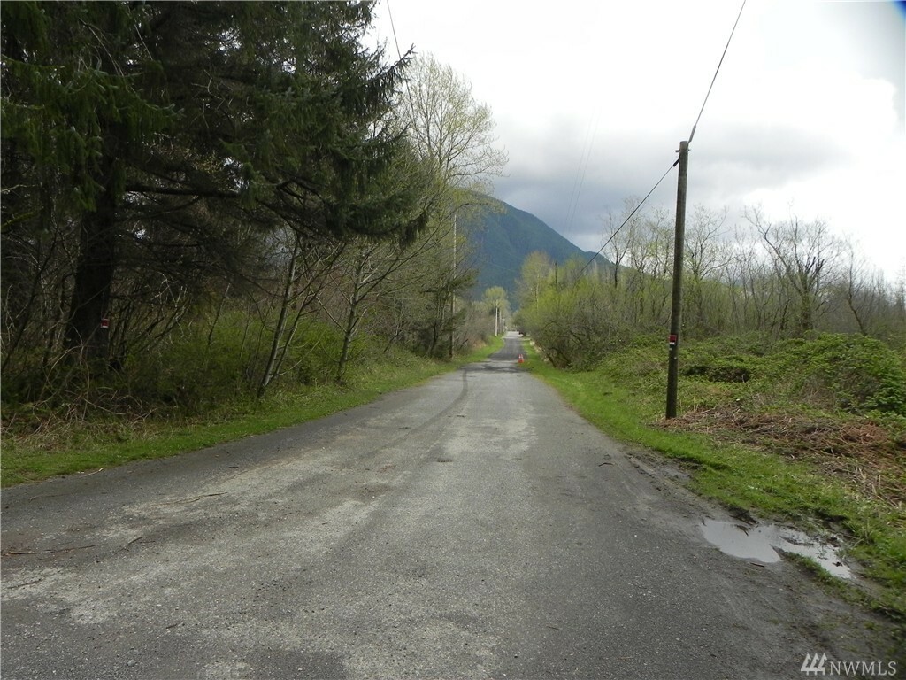 Property Photo: 15 NW 8th St WA 98045