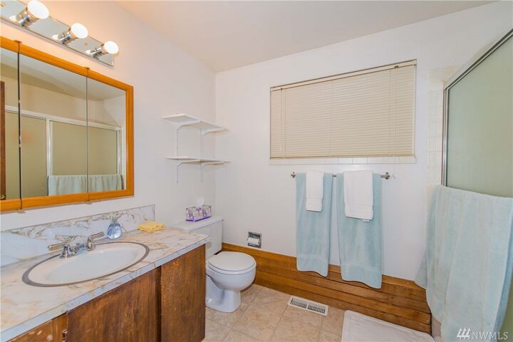 Property Photo: 2814 24th Ave W WA 98199