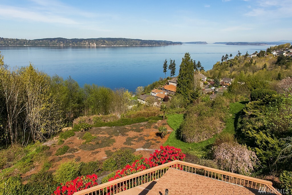 Property Photo: 10018 64th Place W WA 98275