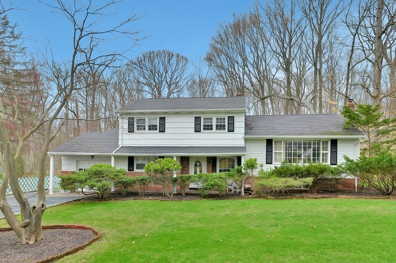 Property Photo:  711 Beechwood Dr  NJ 07676 