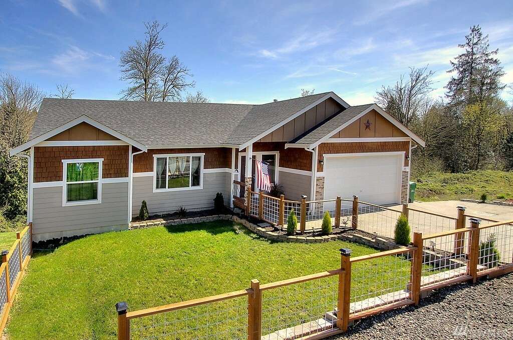 Property Photo: 81 Carson Ave SE WA 98366