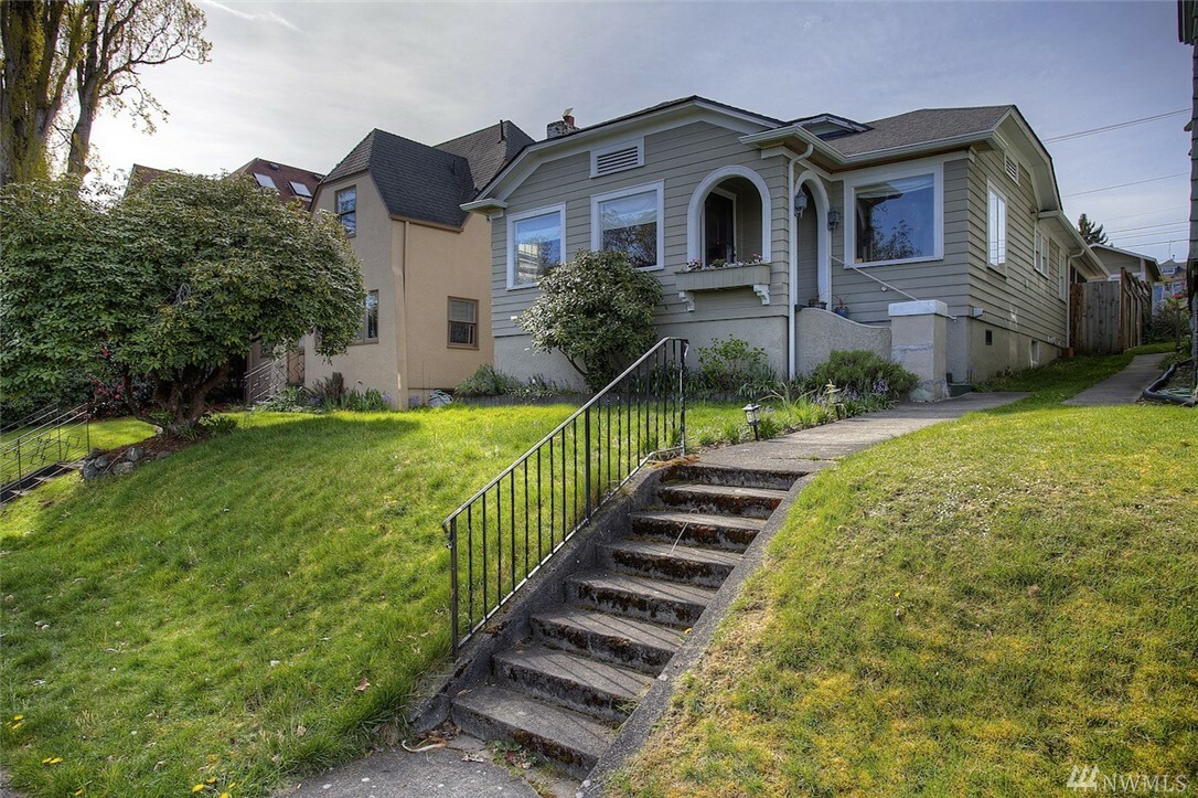 Property Photo:  1018 N I Street  WA 98403 