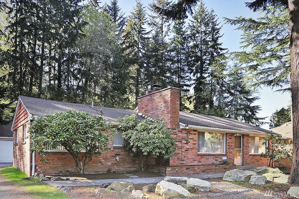 Property Photo:  23122 100th Ave W  WA 98020 