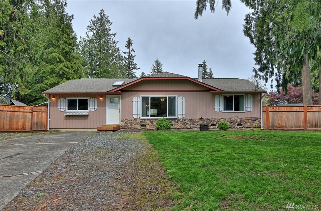 Property Photo:  5725 145th St NE  WA 98271 