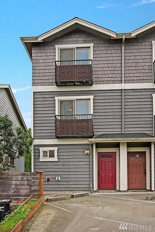 9427 35th Ave SW A  Seattle WA 98126 photo
