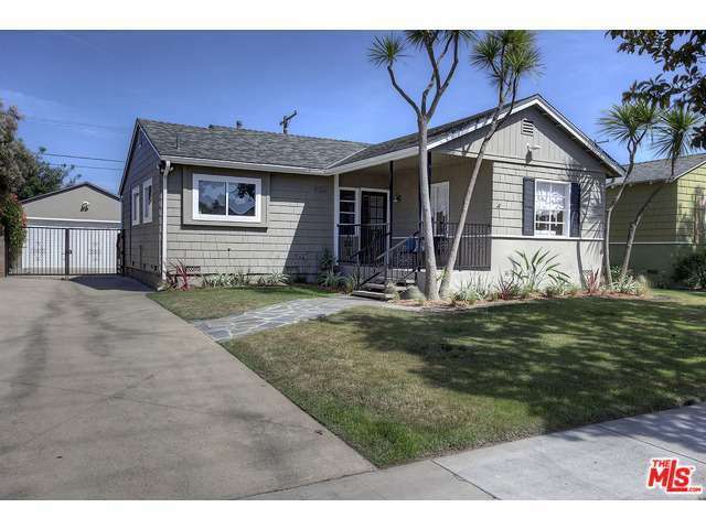 Property Photo:  8322 Georgetown Ave  CA 90045 