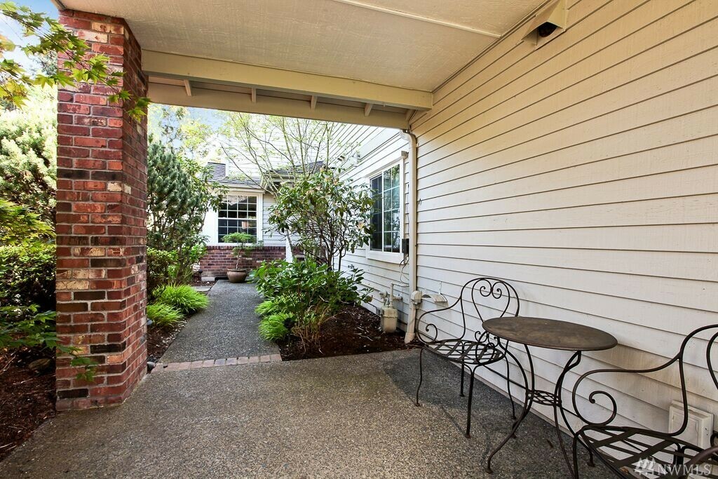 Property Photo: 116 145th Place SE WA 98007