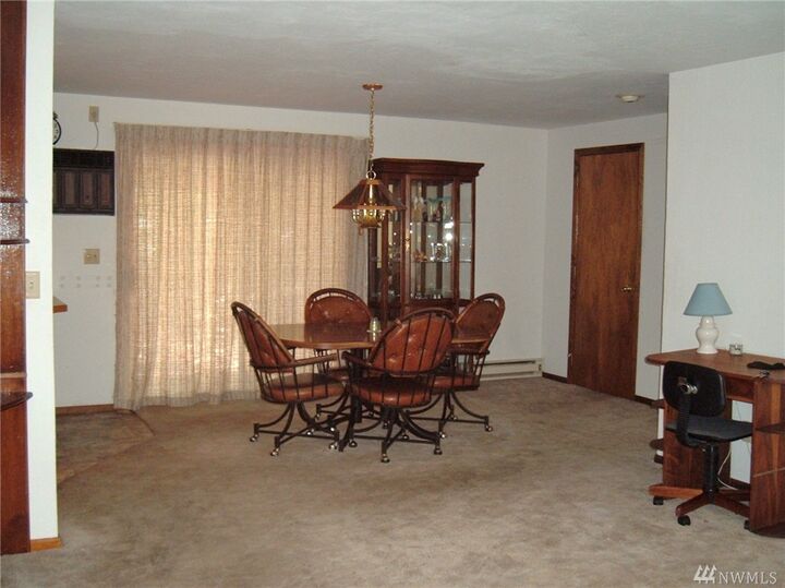 Property Photo:  712 Sunrise Dr  WA 98841 