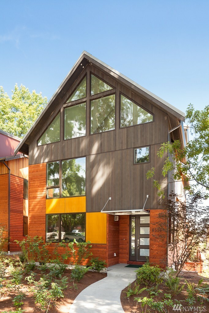Property Photo:  6556 32nd Ave NE 107  WA 98115 