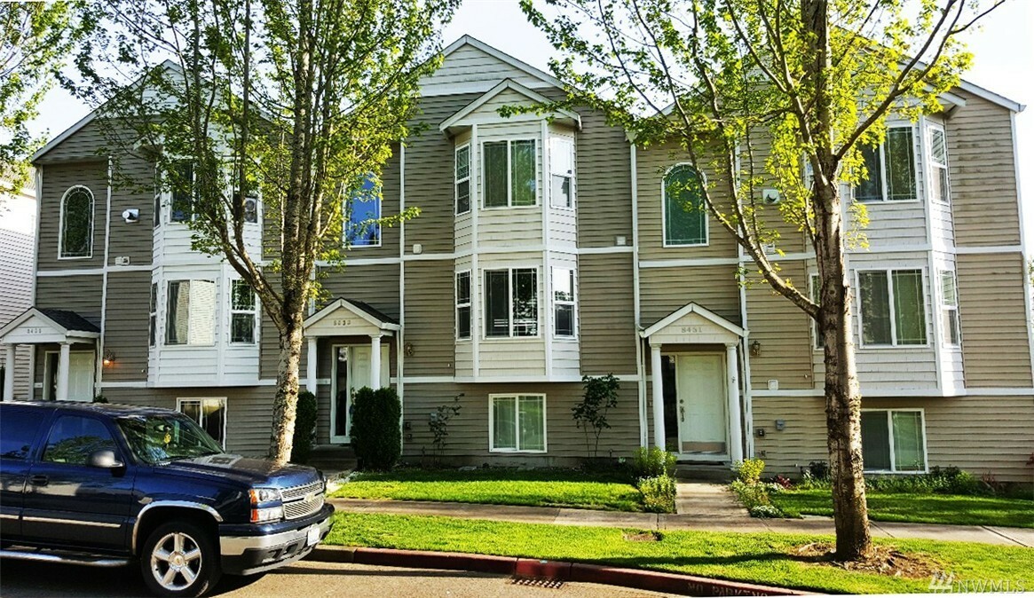 Property Photo: 8433 13th Ave SE WA 98513