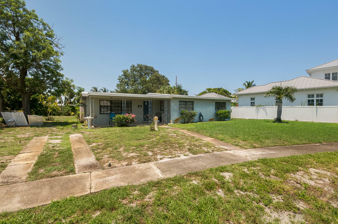 Property Photo:  375 NE 5th Street  FL 33432 