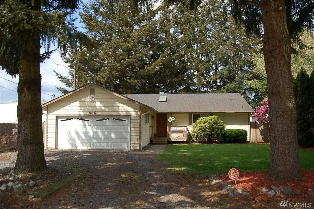 Property Photo:  425 W Columbia St  WA 98272 