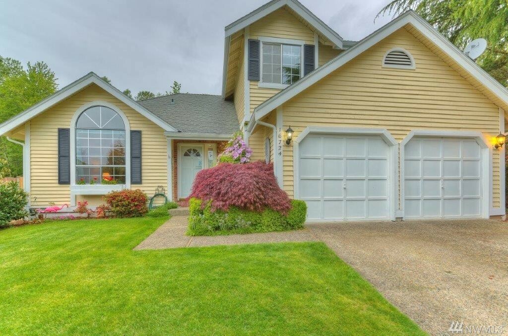 Property Photo: 16724 SE 250th Ct WA 98042