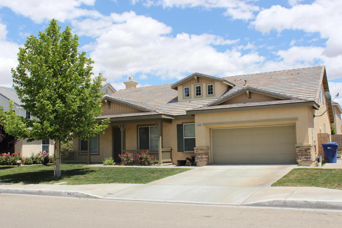 Property Photo:  44120 Raven Lane  CA 93536 