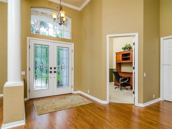 Property Photo:  18106 Regents Square Drive  FL 33647 