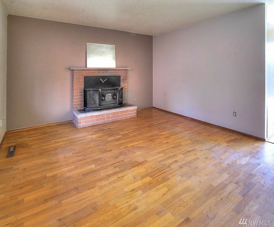 Property Photo: 4011 Shoshone St W WA 98466