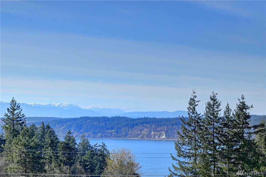 Property Photo: 4802 Hunttings Lane WA 98275