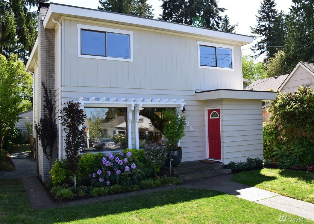 Property Photo: 1223 NE 96th St WA 98115