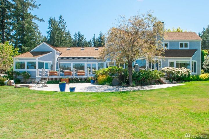 Property Photo:  733 Chinook Dr  WA 98333
