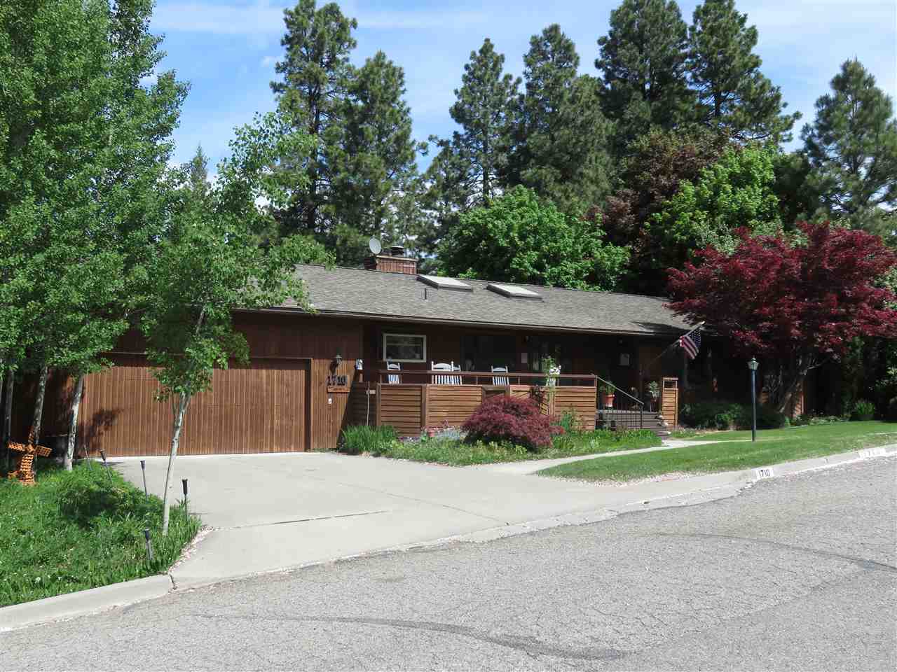 Property Photo: 1710 S Vera Crest Dr WA 99037