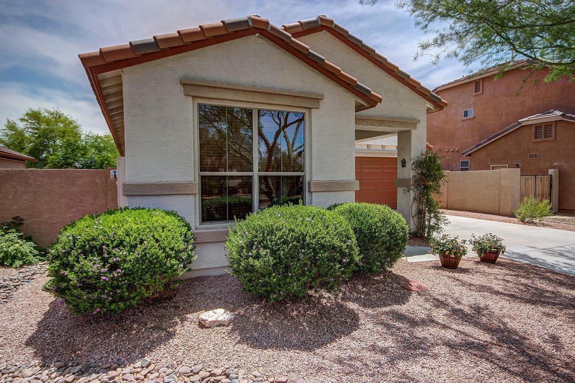 Property Photo:  551 E Harvest Road  AZ 85140 