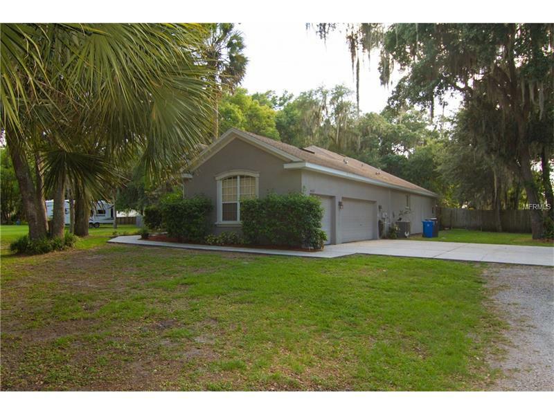 Property Photo:  4517 Highland Creek Drive  FL 33567 