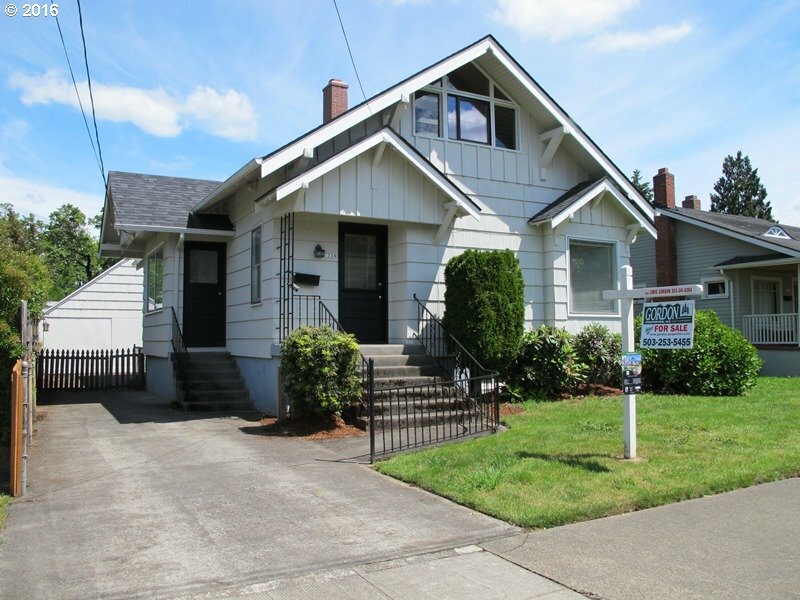Property Photo:  7334 SE 18th Ave  OR 97202 