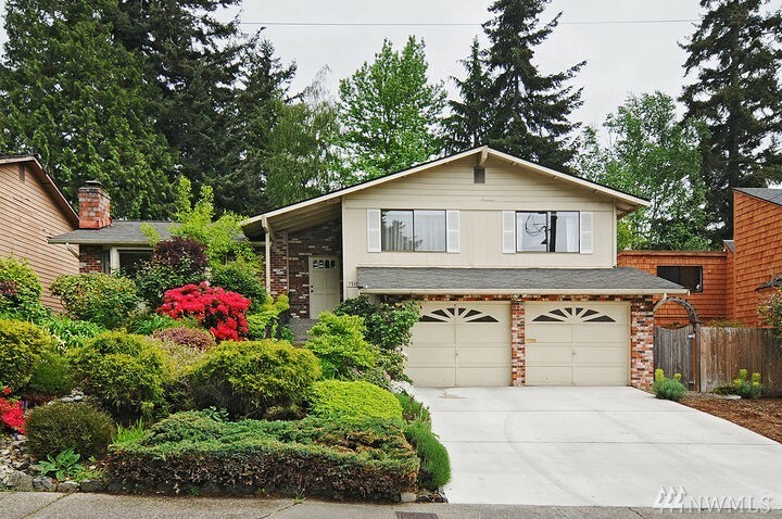 Property Photo: 7510 41st Ave NE WA 98115